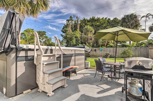 Photo 31 - West Palm Beach Bungalow w/ Shared Backyard