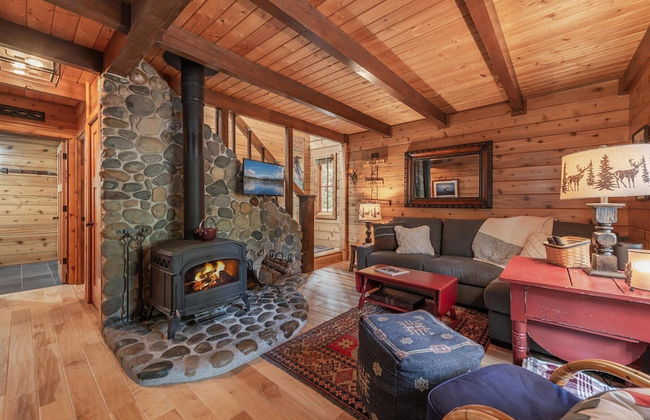 Cozy Pet Friendly Cabin in Lake Tahoe by Sierra Getaways - Foto 8