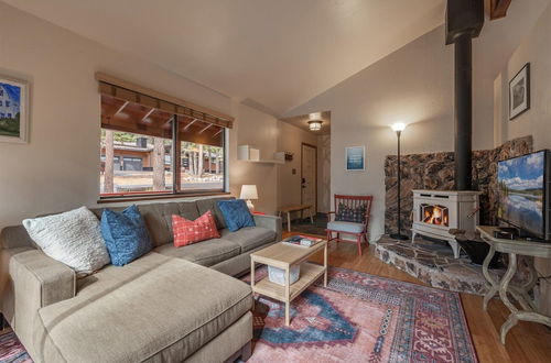 Photo 11 - Cozy Pet Friendly Cabin in Lake Tahoe by Sierra Getaways