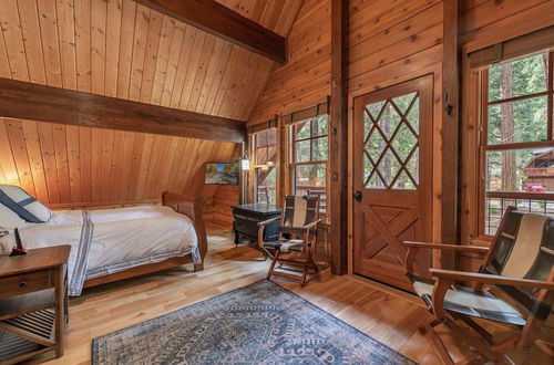 Photo 5 - Cozy Pet Friendly Cabin in Lake Tahoe