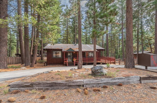 Foto 18 - Cozy Pet Friendly Cabin in Lake Tahoe by Sierra Getaways