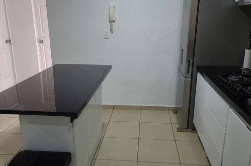 Foto 5 - Room in Apartment - Comfortable and Safe Room