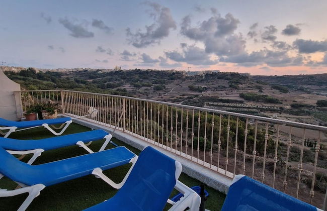 Modern 4-bed Home in Ix-xaghra, Valley View Pool - Photo 29