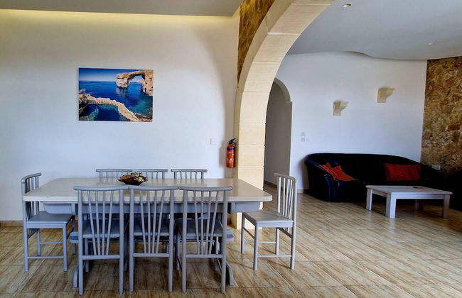 Modern 4-bed Home in Ix-xaghra, Valley View Pool - Photo 21