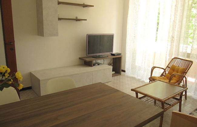 Modern Flat With Balcony and Lift at Grado Pineta - Foto 6