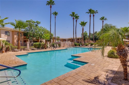 Foto 1 - Ideally Located Phoenix Rental w/ Community Pool