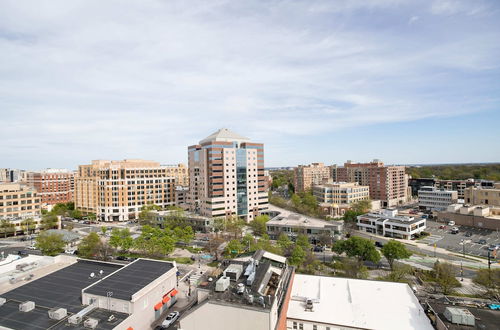 Photo 48 - Elegant condo Clarendon with great view