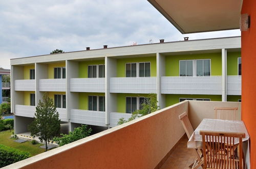 Photo 19 - Modern Apartment With a/c Next to the sea