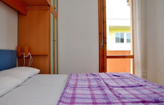 Photo 3 - Modern Apartment With AC Next to the sea