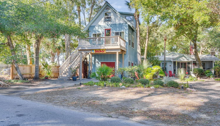 Foto 1 - The Bird House: Lush Bungalow, Steps From Ocean