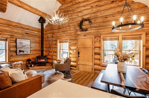 Foto 14 - Remodeled Swedish Cope Log Cabin w/ Sauna + Loft