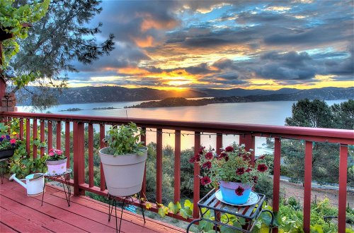 Photo 13 - Spacious Kelseyville Home w/ Large Lakefront Deck