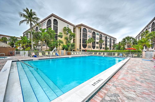 Foto 5 - Waterfront Marco Island Condo w/ Pool + Hot Tub