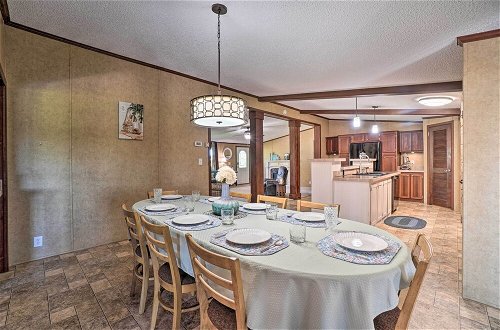 Foto 13 - Monett Family Ranch Home w/ Fireplace & Huge Deck