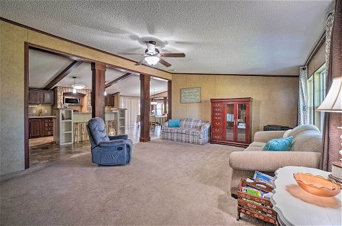 Foto 22 - Monett Family Ranch Home w/ Fireplace & Huge Deck