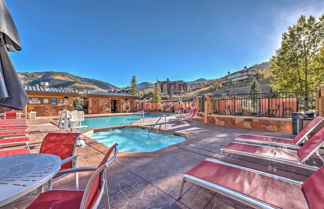 Foto 1 - Ski-in/ski-out Park City Studio w/ Pool Access