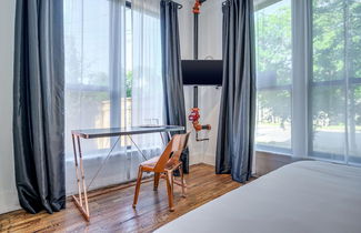 Photo 2 - Private Suite in Historic Austin B&b: Sleeps 4