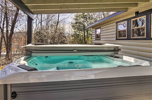 Photo 10 - Pigeon Forge Cabin w/ Private Hot Tub & Gas Grill