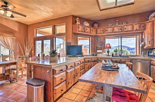 Foto 34 - Adobe Home w/ Mountain Views & Grilling Space