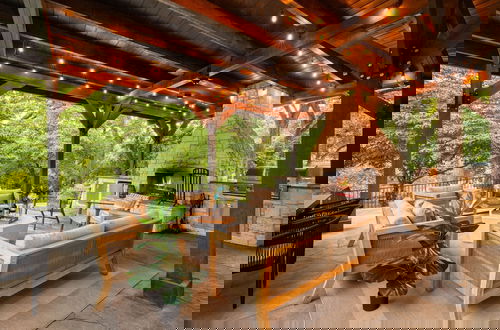 Photo 50 - Luxury Riverfront Villa With Firepit & Gameroom!