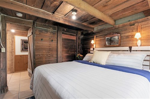 Foto 6 - Gorgeous Barn Cabin With Firepit 10min From Main St