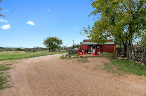 Foto 38 - Gorgeous Barn Cabin With Firepit 10min From Main St