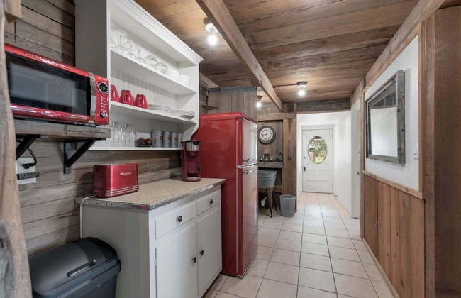 Gorgeous Barn Cabin 10min From Main St! - Foto 10