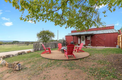 Foto 30 - Gorgeous Barn Cabin With Firepit 10min From Main St