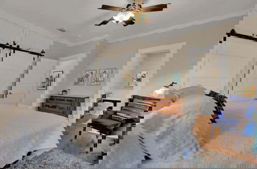 Photo 5 - Charming Craftsman Home!-2 Blks From Main St!