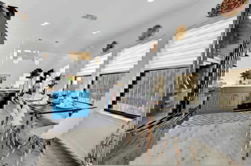 Photo 1 - Luxury Modern Home With Hot tub Deck & Firepit!