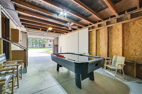 Foto 10 - Prudenville Family Home w/ Game Room & Fire Pit