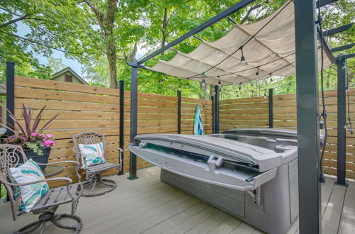 Foto 5 - Pet-friendly Cincinnati Retreat w/ Hot Tub