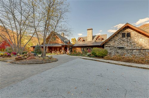 Photo 19 - Tuckasegee Home w/ Private Hot Tub & Pool Table