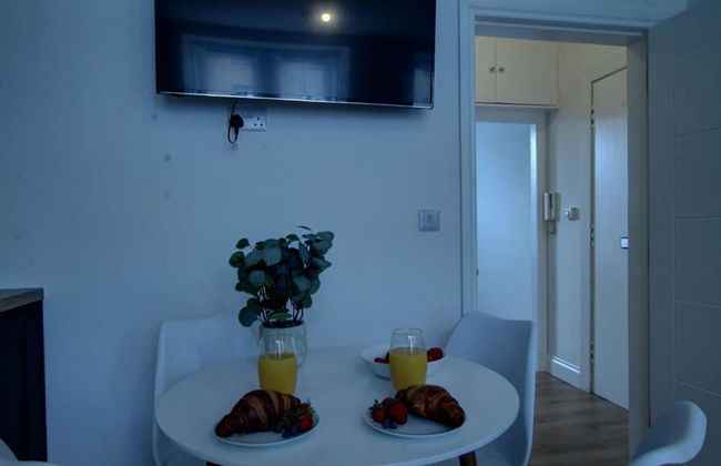 Dundee - 1 Bed - Sleeps 4 - Free Parking - Foto 16