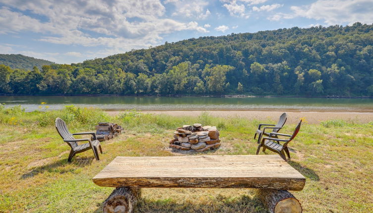 Photo 1 - Melbourne Home w/ Fire Pit on the White River