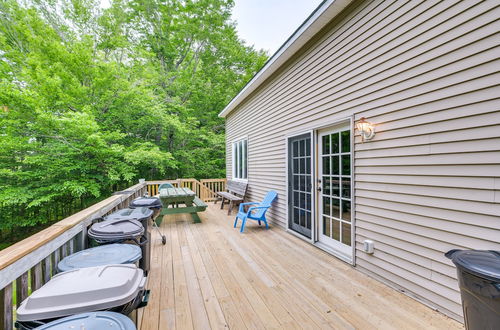 Foto 15 - Secluded Harmony Cabin w/ Deck, Dock, Boats