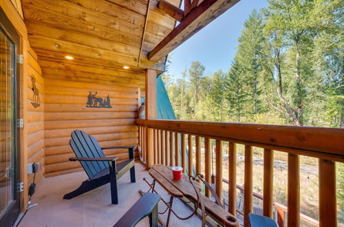 Photo 14 - Spacious Packwood Cabin w/ Hot Tub - Near River