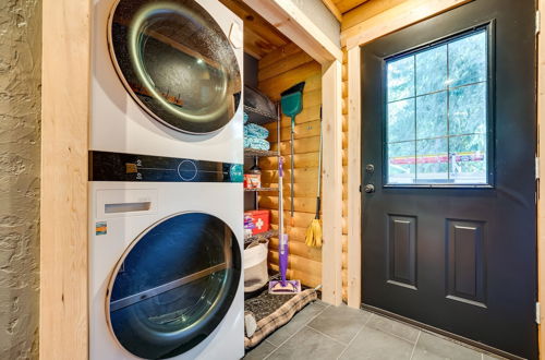 Photo 17 - Spacious Packwood Cabin w/ Hot Tub - Near River