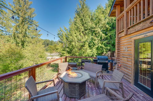 Photo 35 - Spacious Packwood Cabin w/ Hot Tub - Near River