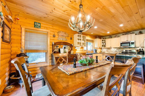 Photo 18 - Spacious Packwood Cabin w/ Hot Tub - Near River