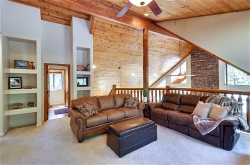 Foto 5 - Inviting Pinetop Home w/ Fireplaces & Large Deck