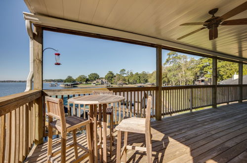 Foto 18 - Spacious Lake Livingston Home w/ Decks & Fire Pit