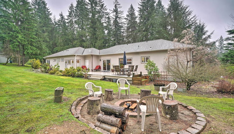 Photo 1 - Woodinville Home w/ Furnished Deck & Fire Pit