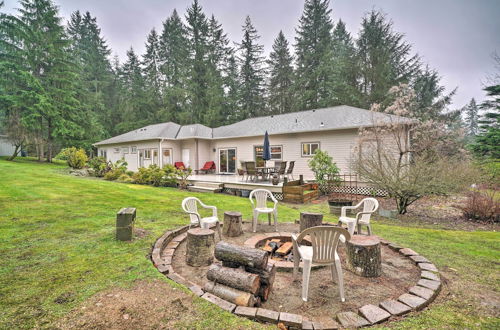 Photo 1 - Woodinville Home w/ Furnished Deck & Fire Pit