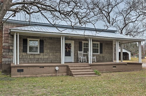 Photo 11 - Traditional Southern House With Front Porch