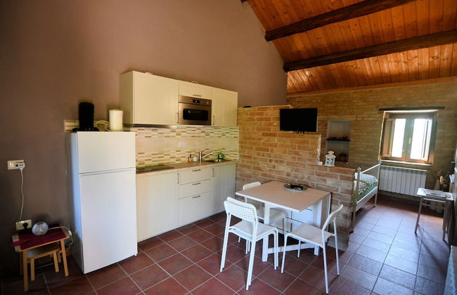 Charming 2-bed Apartment in Petritoli - Foto 1
