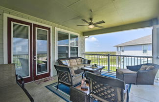 Photo 3 - Pointe West Family Retreat: Balcony & Ocean Views