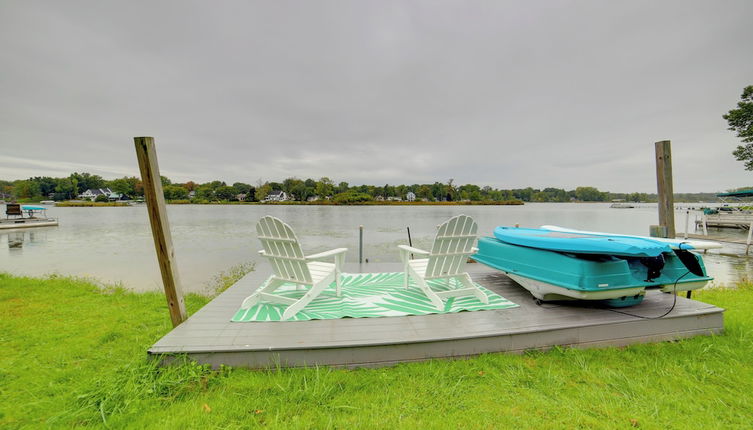 Foto 1 - Homey Lakefront Escape w/ Boat Dock, Fire Pit