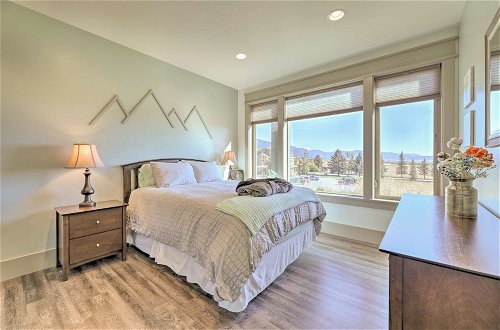 Photo 16 - Stunning Valley Home w/ Furnished Deck & Mtn Views