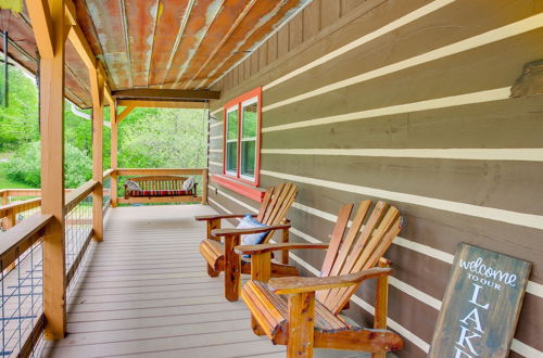 Photo 4 - Rustic Dale Hollow Lake Cabin - Private Hot Tub